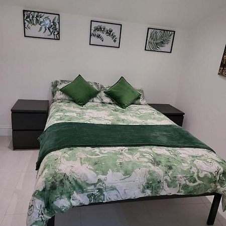Appartement Fancy Basement Flat B à Londres Extérieur photo